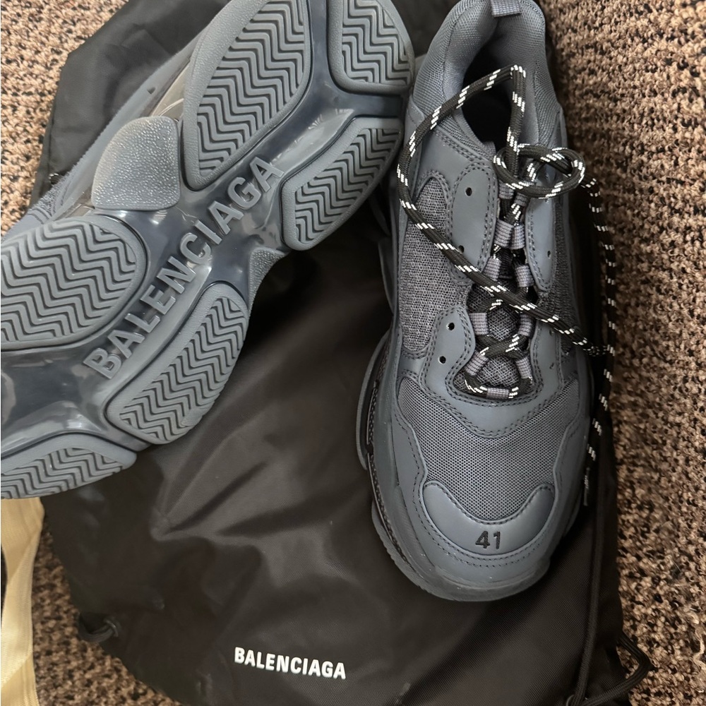Balenciaga Gray Sneakers Sleek Design